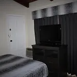 Lamplighter Inn