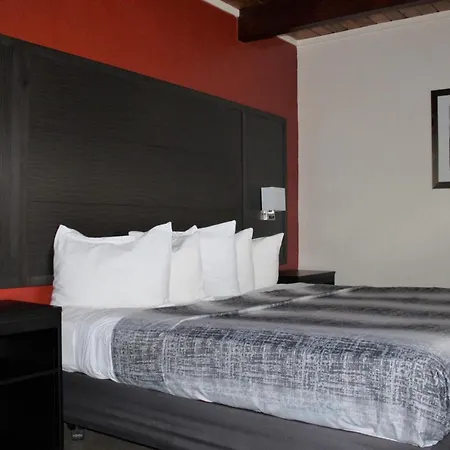 Hotel Lamplighter 2*