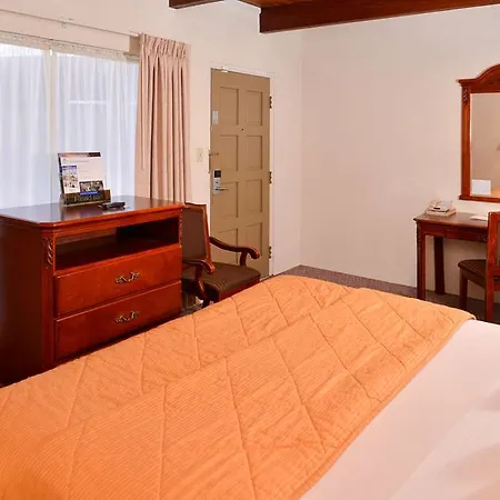 Hotel Lamplighter 2*
