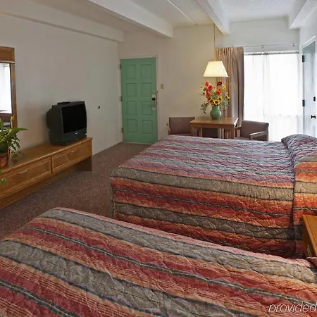Hotel Lamplighter 2*