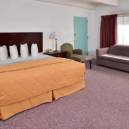 Hotel Lamplighter 2*